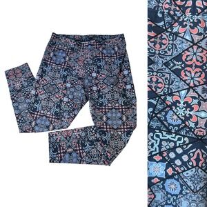 Soft Surroundings Cropped Leggings Women's Petite PM Blue Pink Mosaic Tile Print